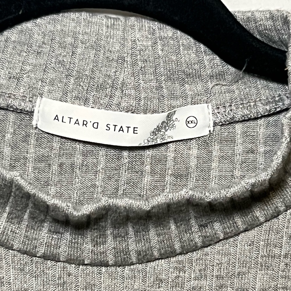 Altar'd State Women's Mock Neck Ribbed Knit Bell Sleeve Crop Top  NWT XXL